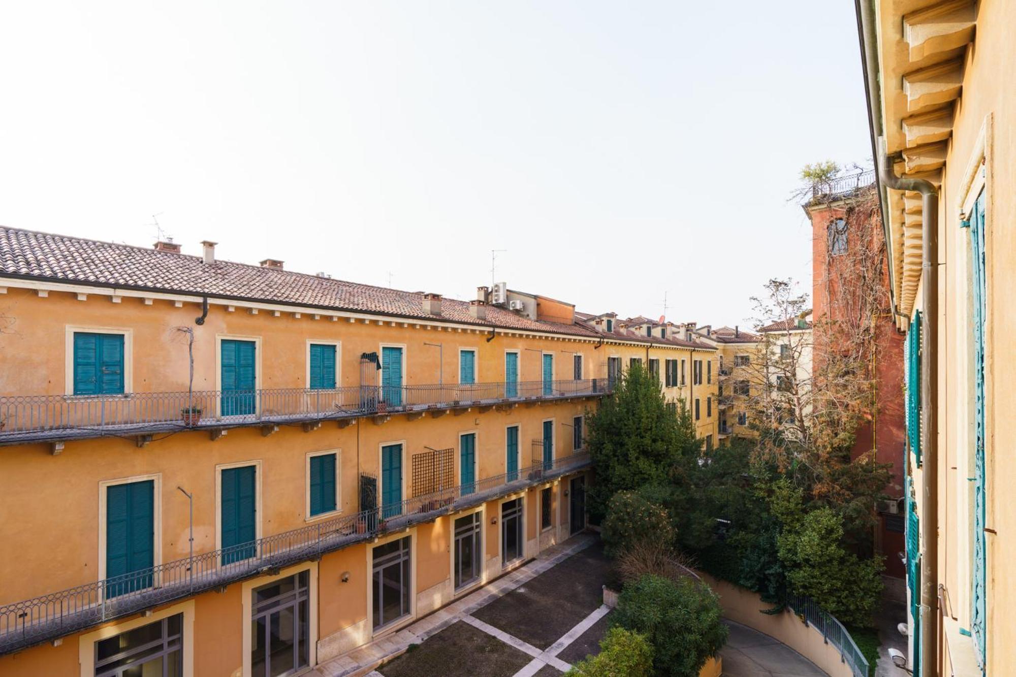 Апартаменты Residenza Cattaneo Верона Экстерьер фото